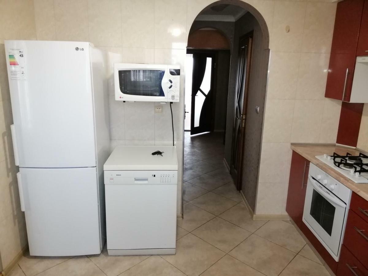 Тихая Квартира В Центре Ковеля Kovelʼ Exterior foto